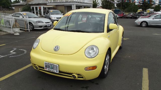 Volkswagen New Beetle 1999 photo 2
