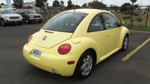 Volkswagen New Beetle 1999 photo 4