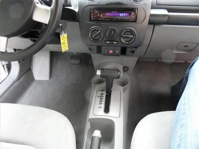 Volkswagen New Beetle 2000 photo 10