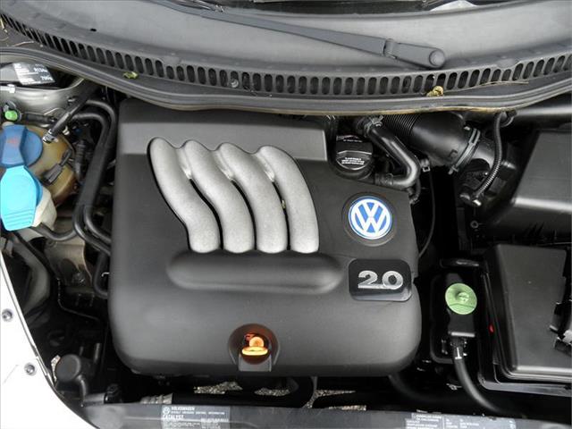Volkswagen New Beetle 2000 photo 11