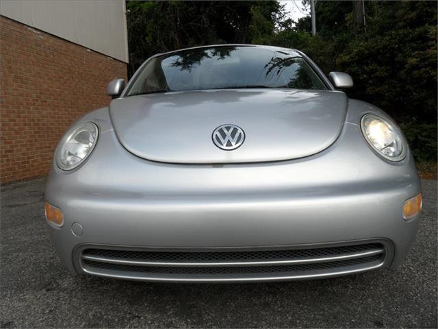 Volkswagen New Beetle 2000 photo 8