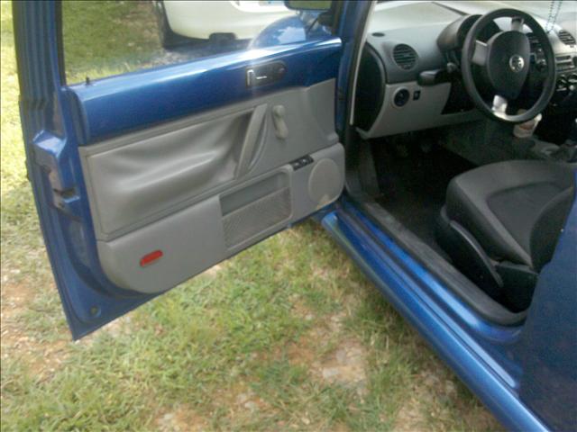 Volkswagen New Beetle 2000 photo 5