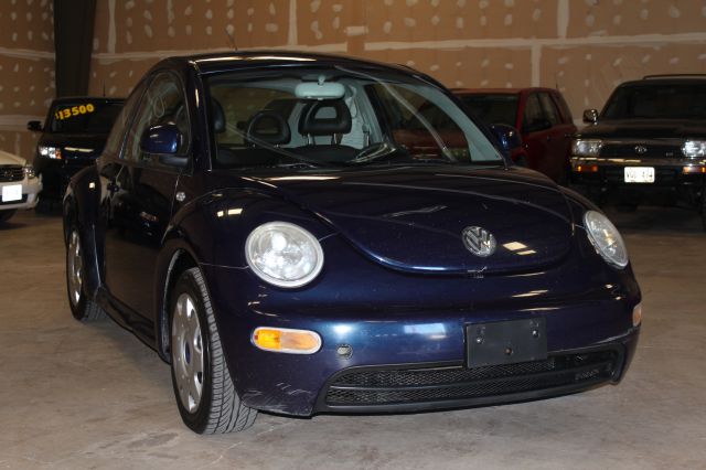 Volkswagen New Beetle 2000 photo 3