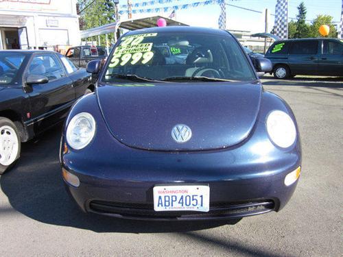 Volkswagen New Beetle 2000 photo 1