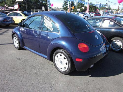 Volkswagen New Beetle 2000 photo 3