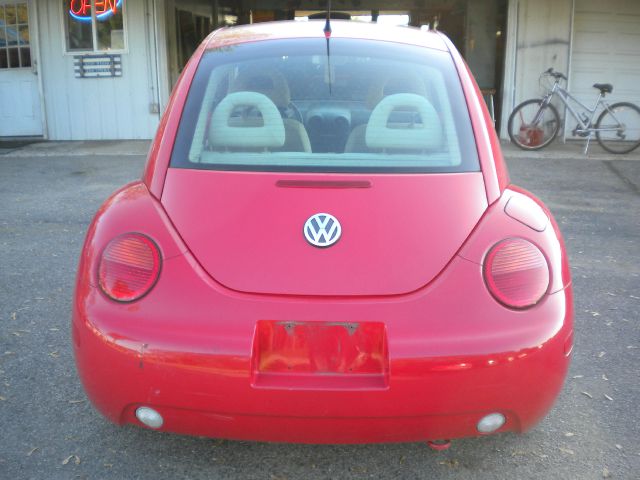 Volkswagen New Beetle 2000 photo 1