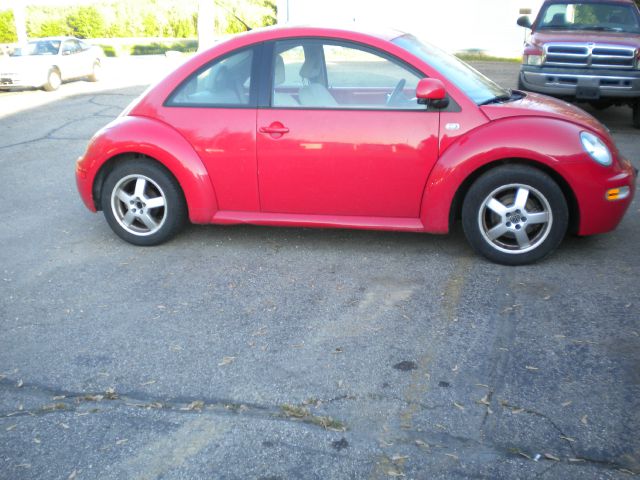 Volkswagen New Beetle 2000 photo 2