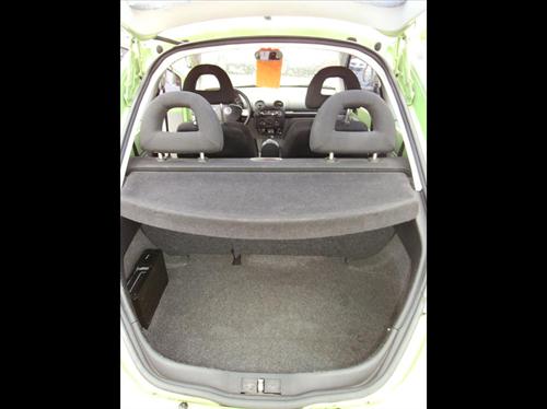 Volkswagen New Beetle 2000 photo 3