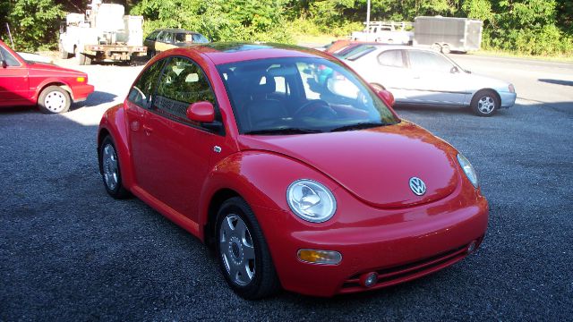 Volkswagen New Beetle 2000 photo 0