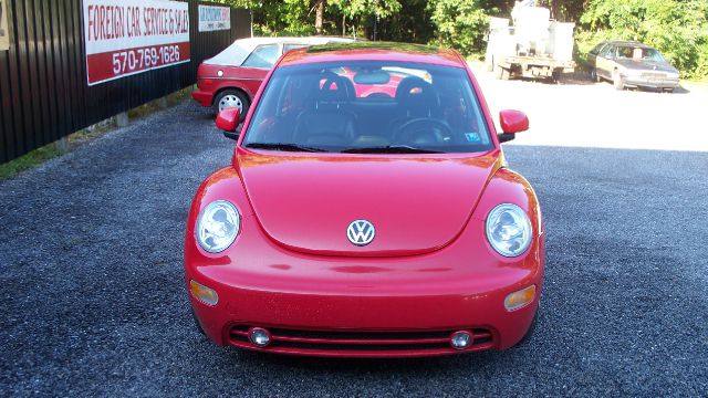 Volkswagen New Beetle 2000 photo 1