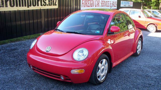 Volkswagen New Beetle 2000 photo 2