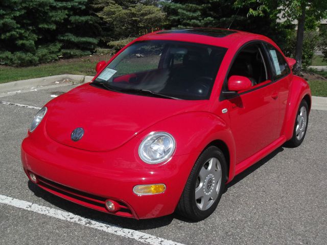 Volkswagen New Beetle 2000 photo 3