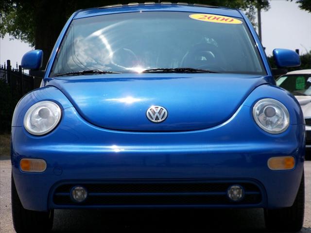 Volkswagen New Beetle 2000 photo 1