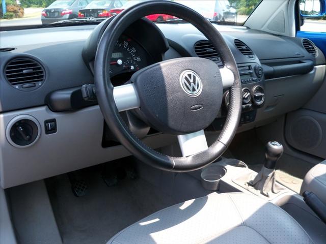 Volkswagen New Beetle 2000 photo 3