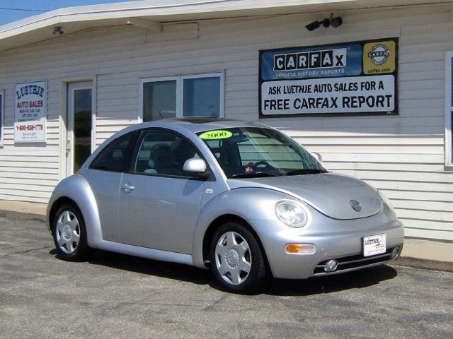 Volkswagen New Beetle 2000 photo 1