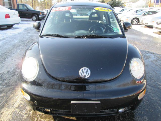 Volkswagen New Beetle 2000 photo 2