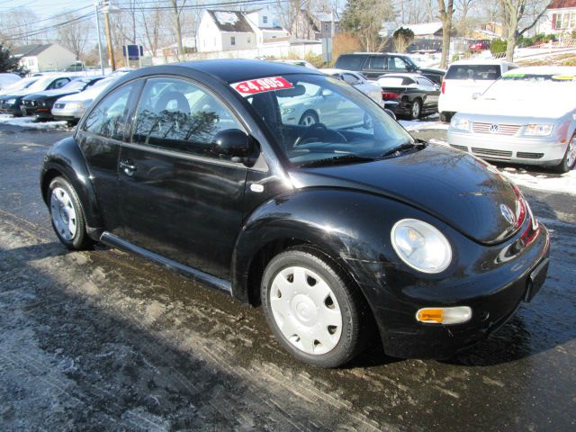 Volkswagen New Beetle 2000 photo 3