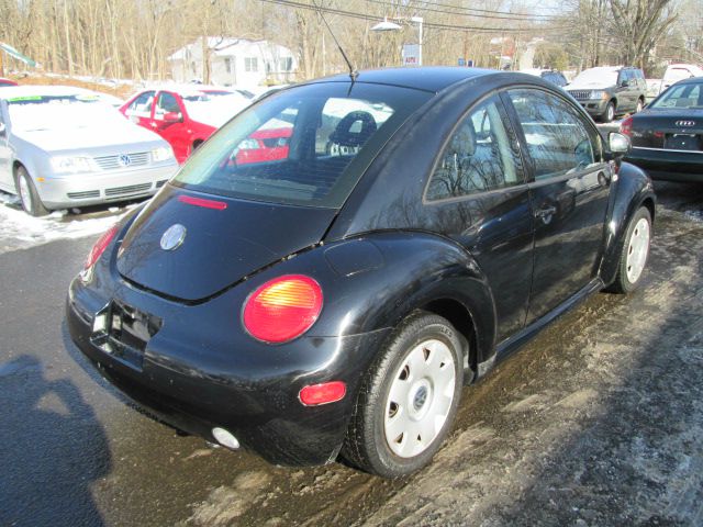 Volkswagen New Beetle 2000 photo 4