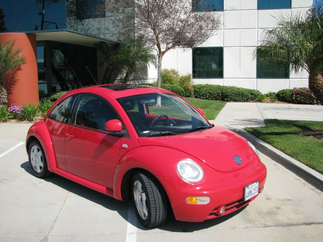 Volkswagen New Beetle 2000 photo 4
