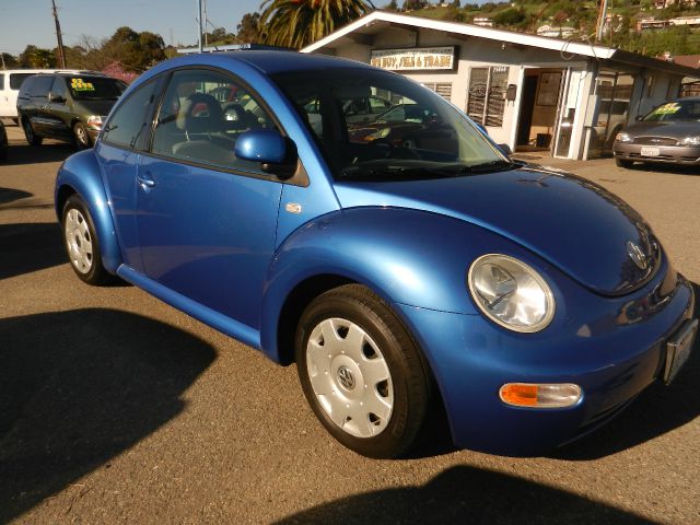 Volkswagen New Beetle 2000 photo 2