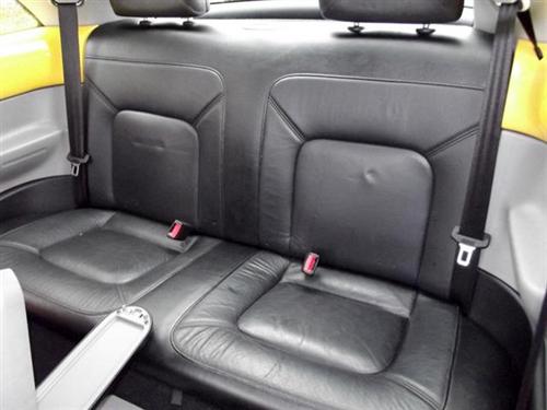 Volkswagen New Beetle FWD 4dr Sport Other