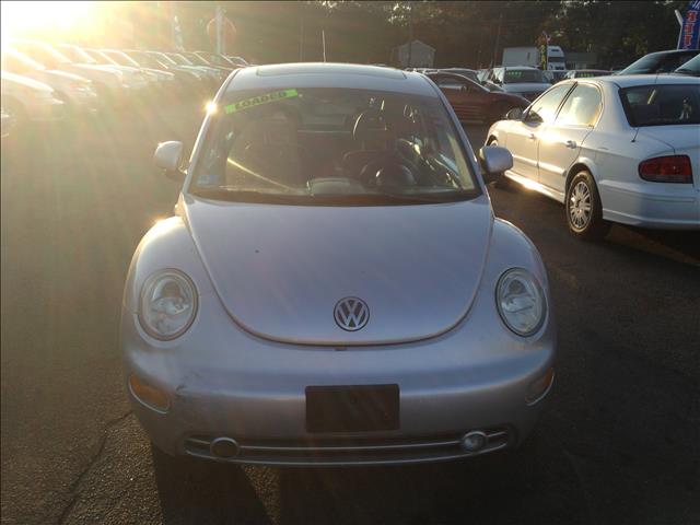 Volkswagen New Beetle 2000 photo 2