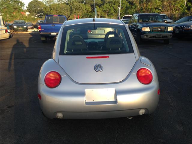 Volkswagen New Beetle 2000 photo 4