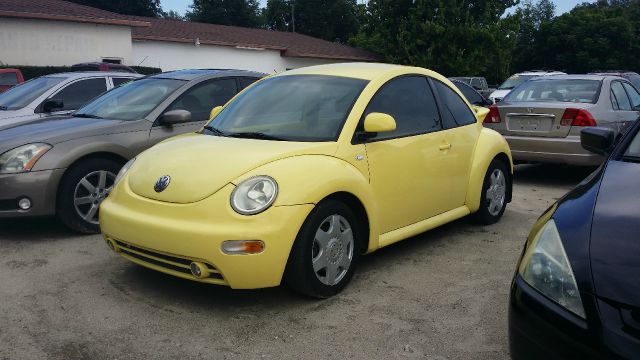 Volkswagen New Beetle 2000 photo 1