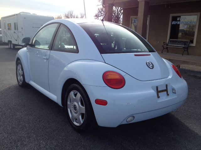 Volkswagen New Beetle 2000 photo 4