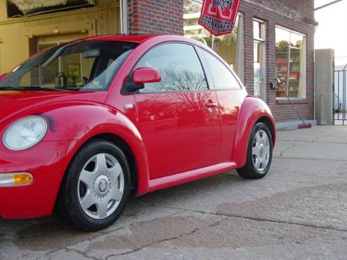 Volkswagen New Beetle FWD 4dr Sport Other