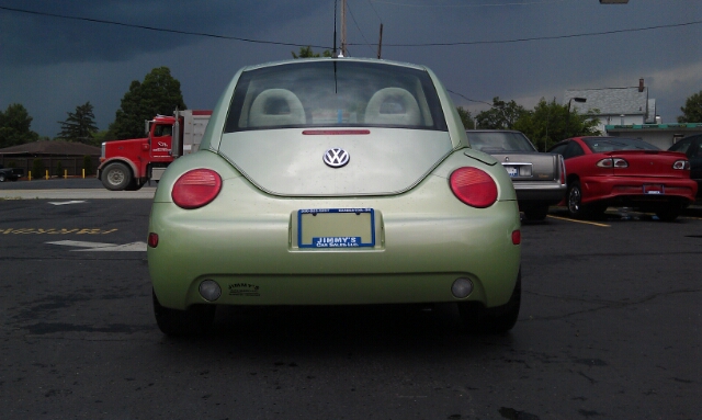 Volkswagen New Beetle 2000 photo 2