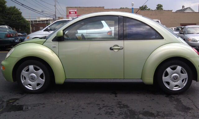 Volkswagen New Beetle 2000 photo 4