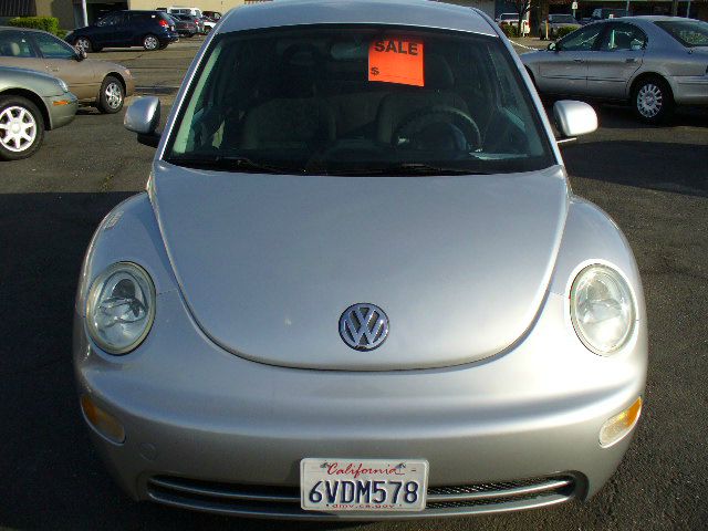 Volkswagen New Beetle 2000 photo 4