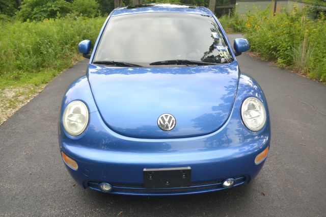 Volkswagen New Beetle 2000 photo 2