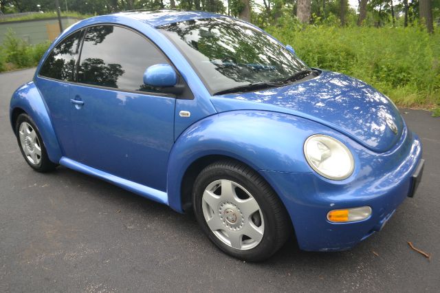 Volkswagen New Beetle 2000 photo 3