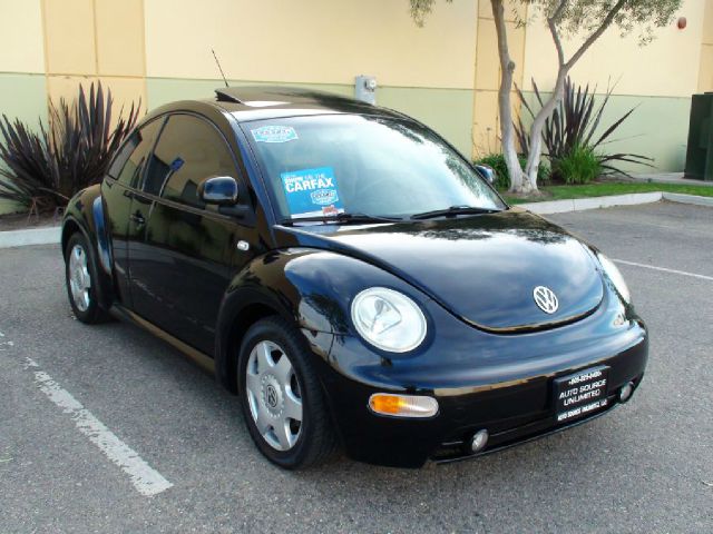 Volkswagen New Beetle 2000 photo 2