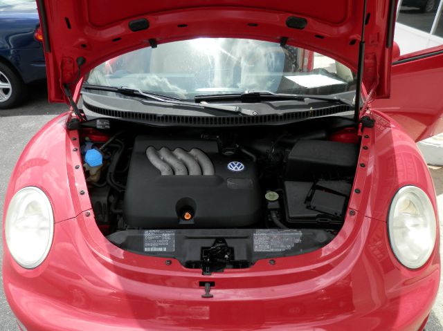 Volkswagen New Beetle 2000 photo 13