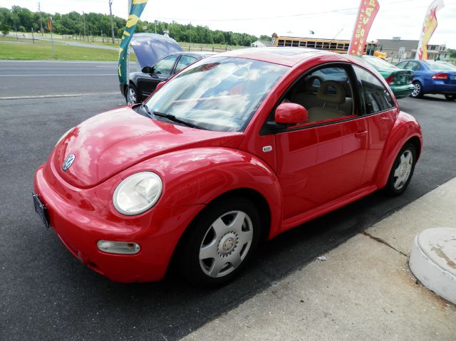 Volkswagen New Beetle 2000 photo 2
