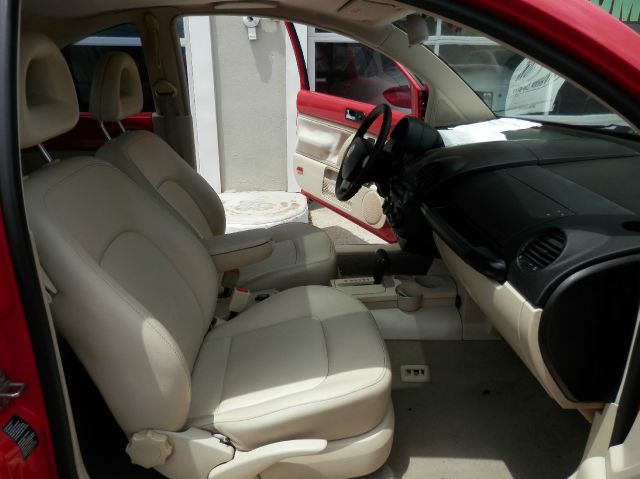 Volkswagen New Beetle 2000 photo 4