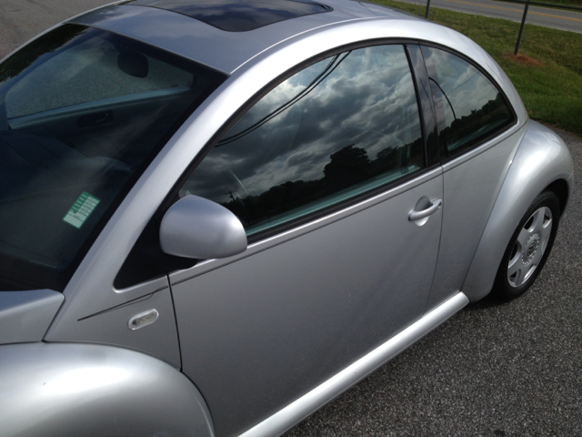 Volkswagen New Beetle FWD 5dr Wgn I4 CVT Hatchback