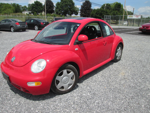 Volkswagen New Beetle 2000 photo 2
