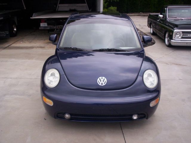 Volkswagen New Beetle 2000 photo 3