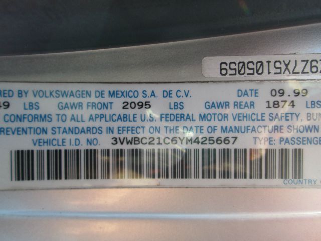 Volkswagen New Beetle 2000 photo 11