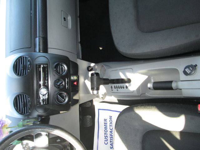 Volkswagen New Beetle 2000 photo 12