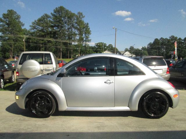 Volkswagen New Beetle 2000 photo 19