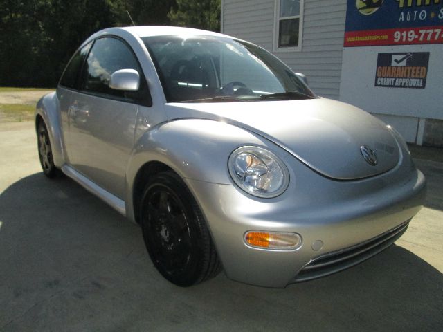 Volkswagen New Beetle 2000 photo 22
