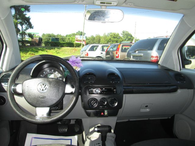 Volkswagen New Beetle 2000 photo 27