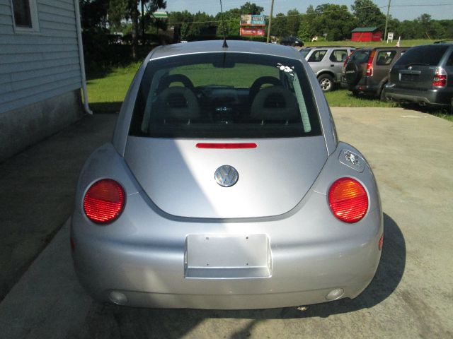 Volkswagen New Beetle 2000 photo 5