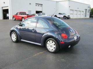 Volkswagen New Beetle 2000 photo 1