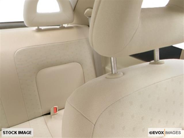 Volkswagen New Beetle 2000 photo 2